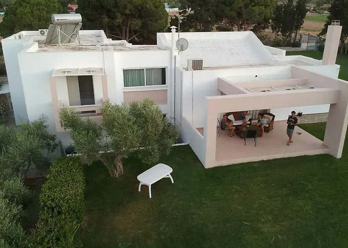 Villa Leonidas